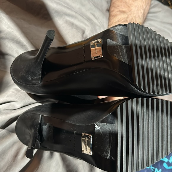 Michael Kors black pointy toed booties - Picture 6 of 6